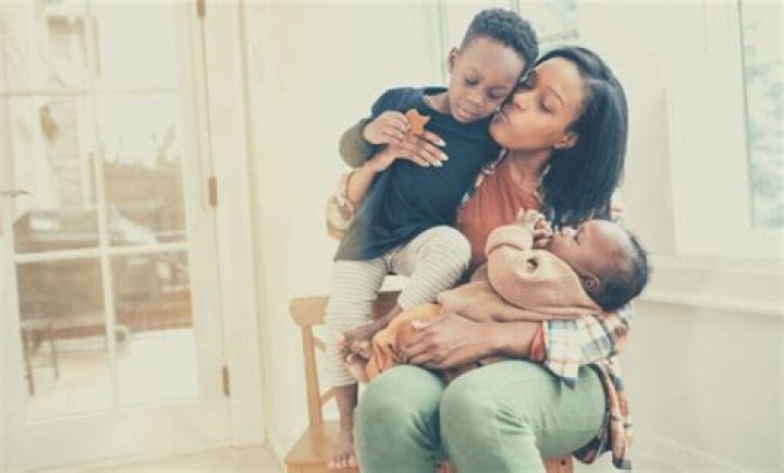 Are moms happier with one child?