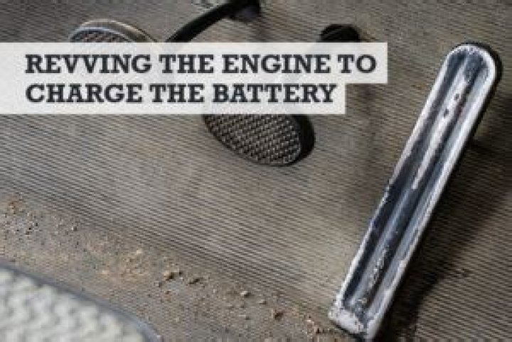 Does revving the engine help charge the battery?